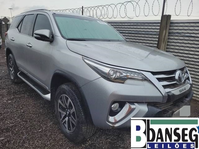 ​TOYOTA HILUX SW4 SRX 2.8 D-4D TURBO ANO 2017