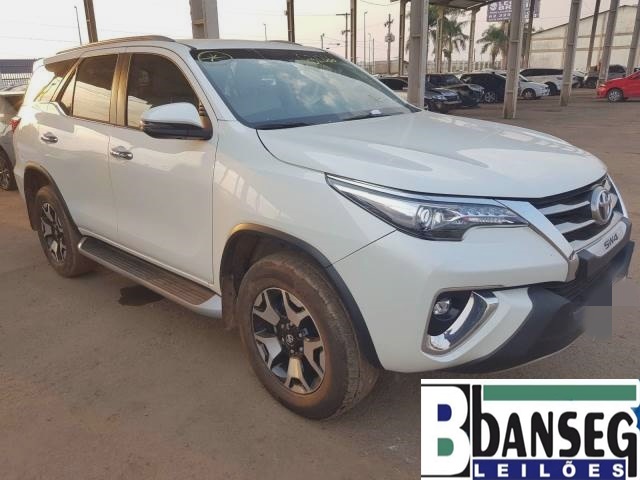 ​TOYOTA SW4 DIAMOND 2.8 D-4D TURBO ANO 2020