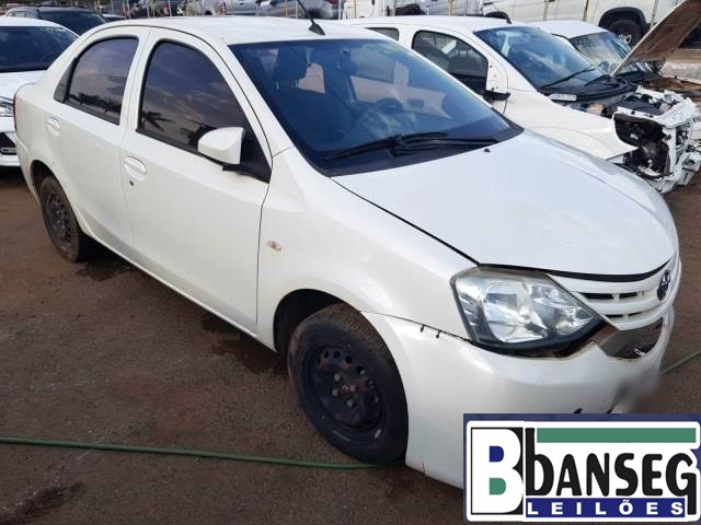 TOYOTA ETIOS SEDA X 1.5 16V 2017